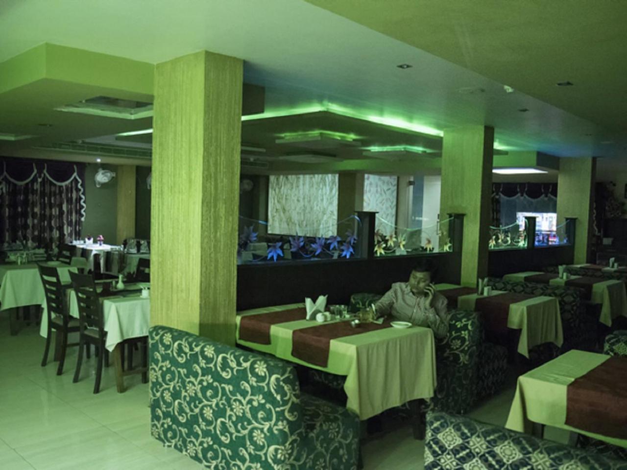 Hotel Sunshine Baharampur ภายนอก รูปภาพ