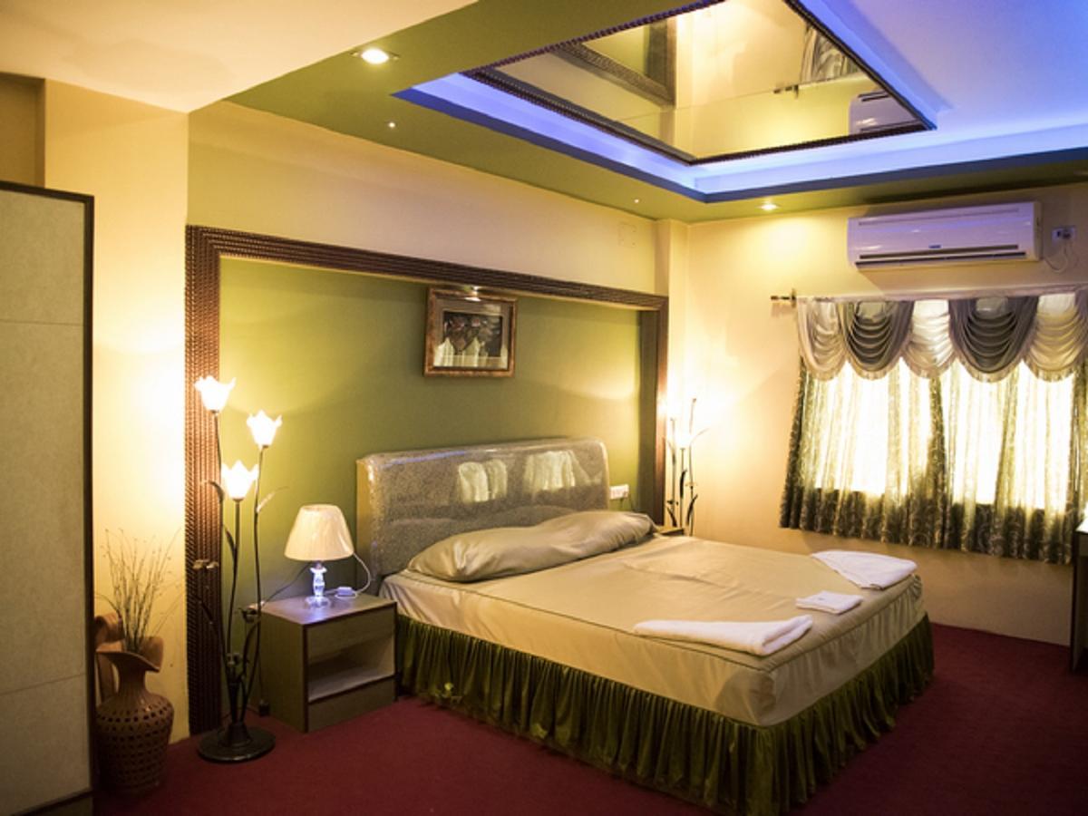 Hotel Sunshine Baharampur ภายนอก รูปภาพ