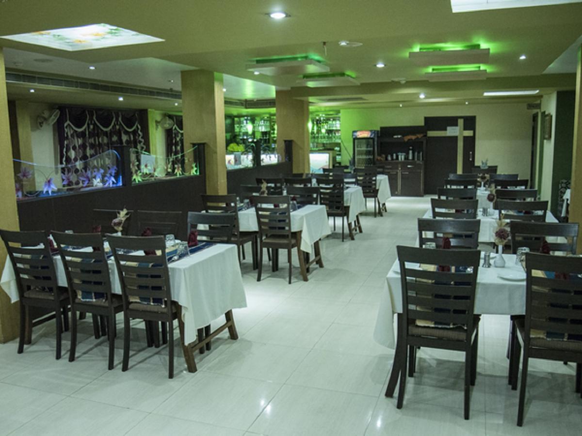 Hotel Sunshine Baharampur ภายนอก รูปภาพ