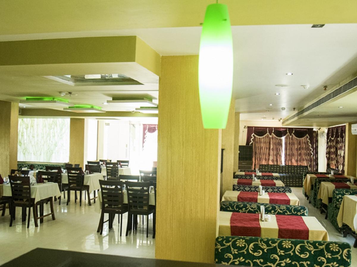 Hotel Sunshine Baharampur ภายนอก รูปภาพ