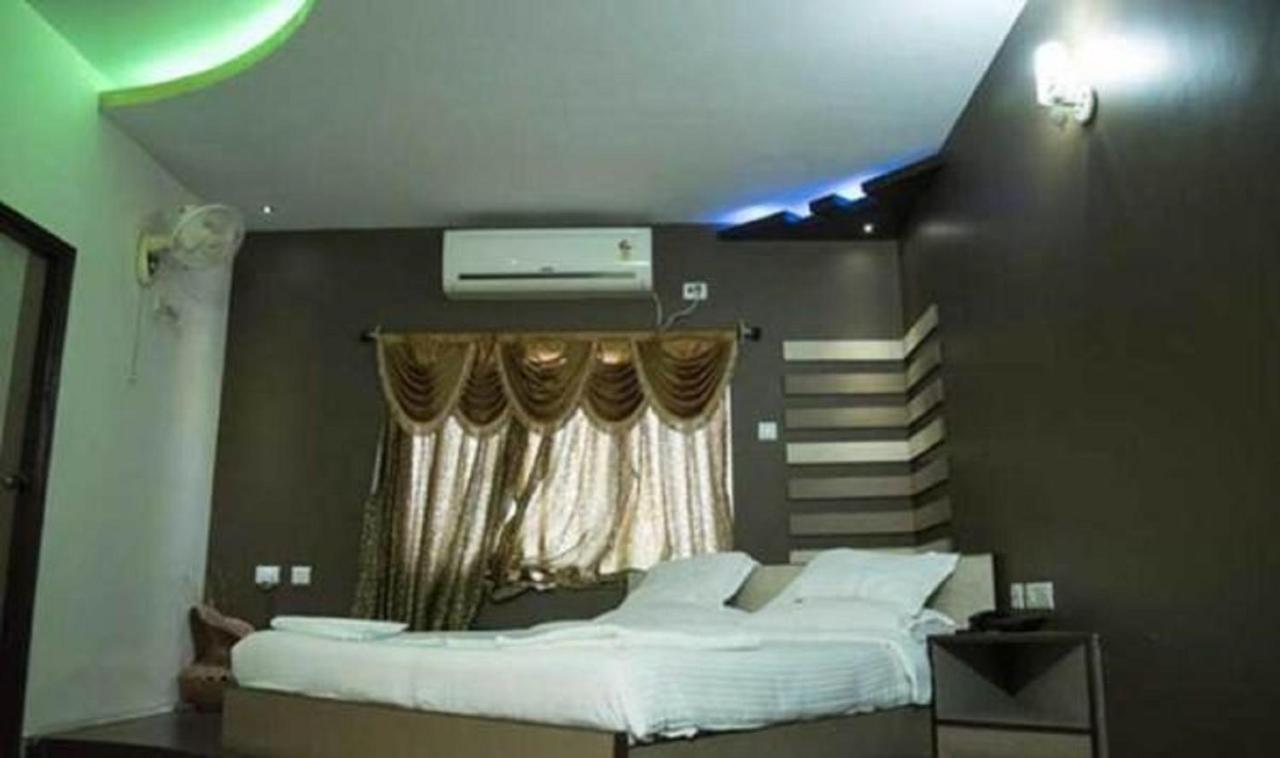Hotel Sunshine Baharampur ภายนอก รูปภาพ